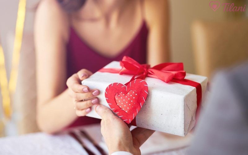 Tặng quà như một ngôn ngữ tình cảm
